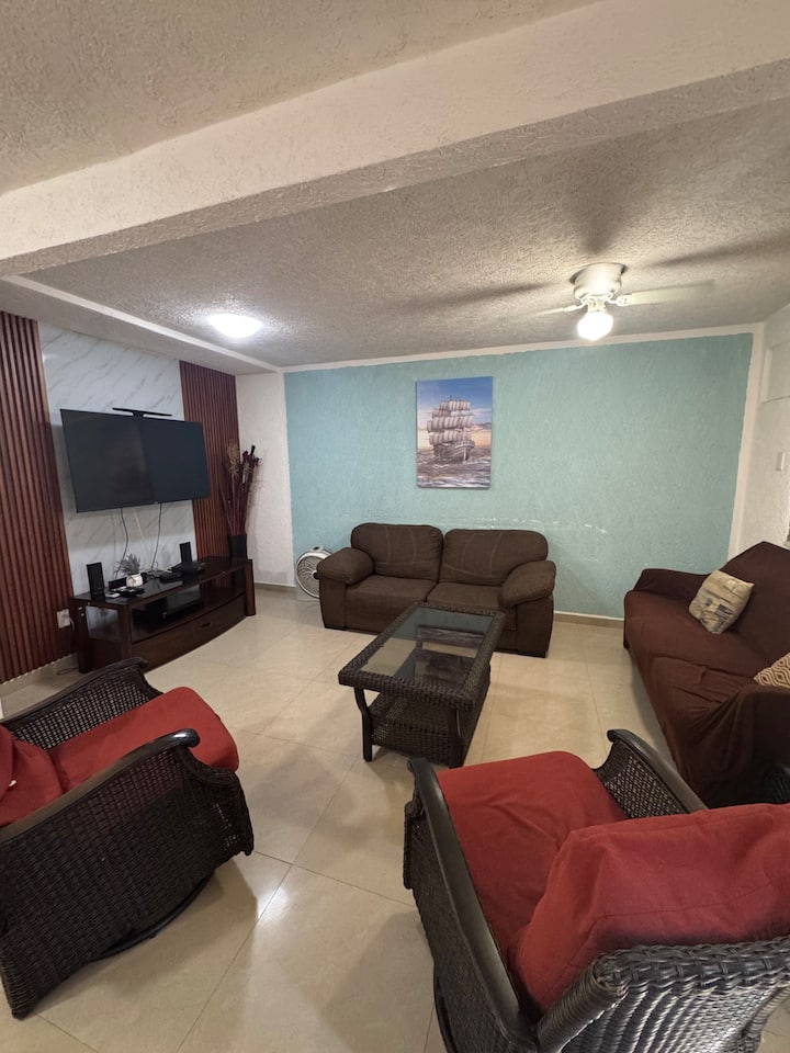 Encantadora Casa Descanso-vacacional Con A/c, Ixt - Zihuatanejo