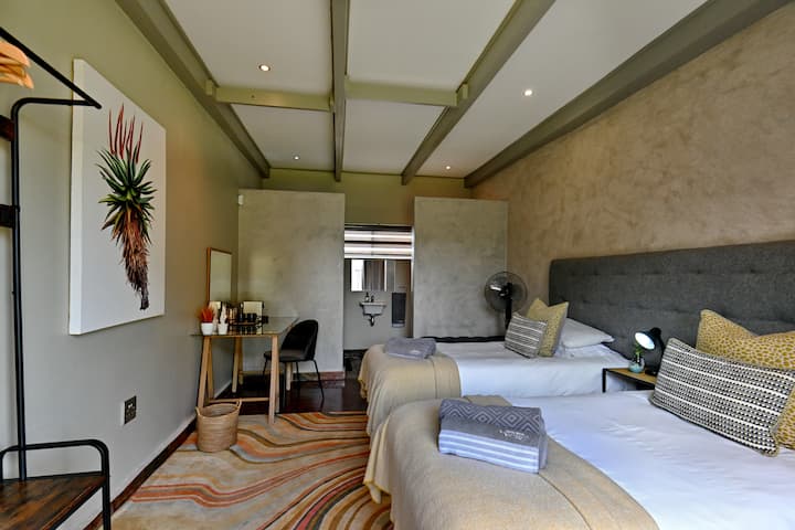 Habitación 3 
Se puede convertir en tamaño king.
