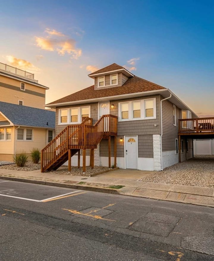 Room For Everyone! 8br Ocean Block Beach House - Seaside Heights