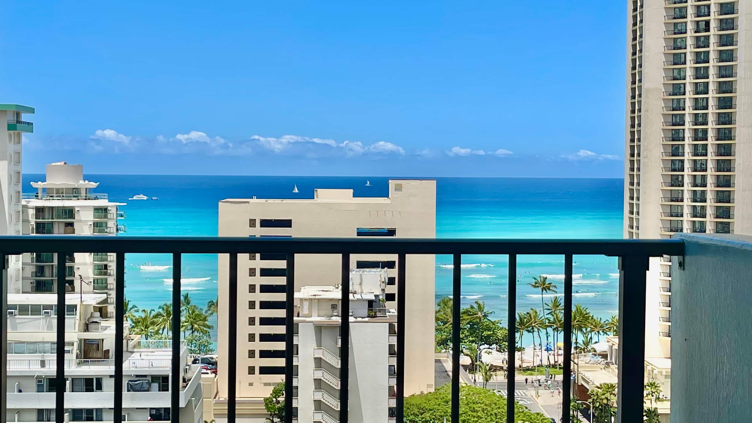 Condo in Honolulu · ★4.87 · 1 bedroom · 1 bed · 1 shared bath - Image 17