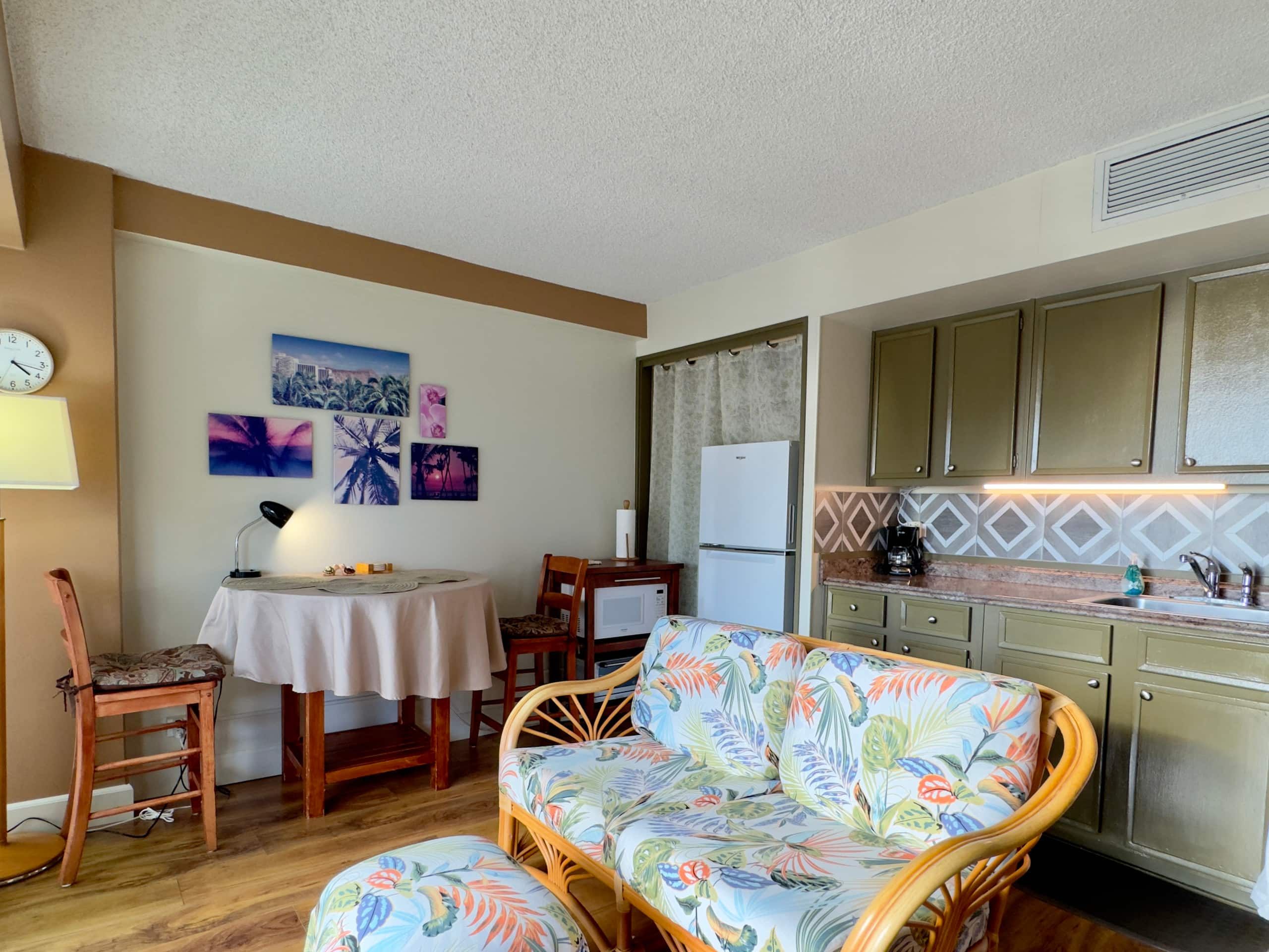 Condo in Honolulu · ★4.87 · 1 bedroom · 1 bed · 1 shared bath - Image 6