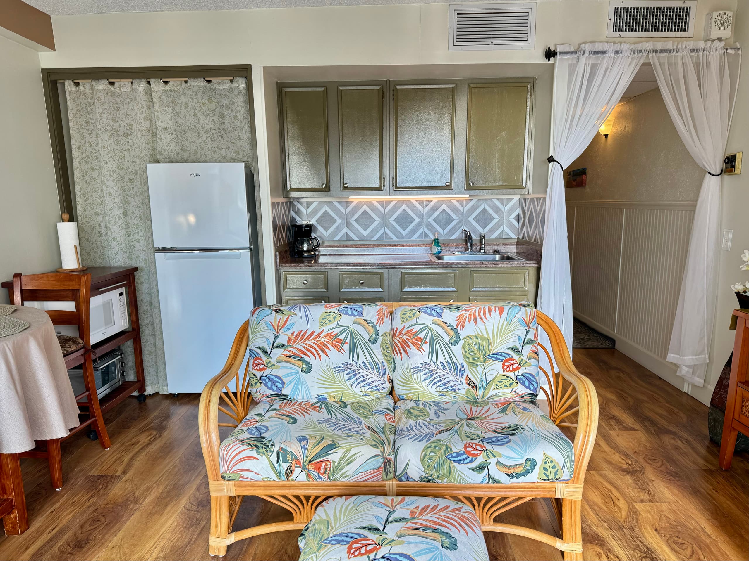 Condo in Honolulu · ★4.87 · 1 bedroom · 1 bed · 1 shared bath - Image 3