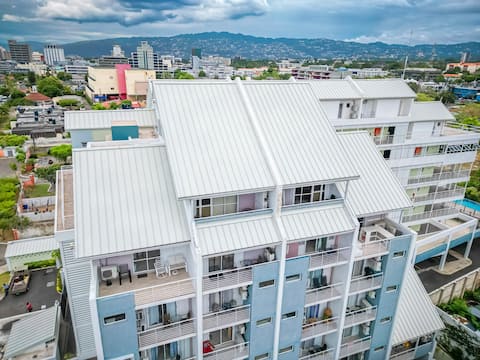 Penthouse 1 King Bed 2 Bath Bromptons New Kingston