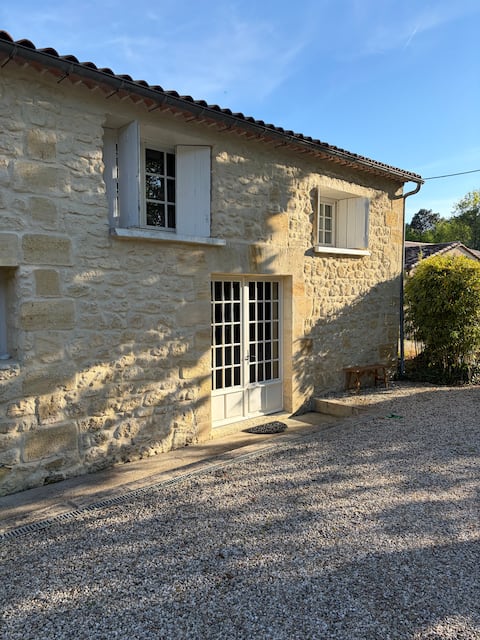 Stone house in the heart of the Vines