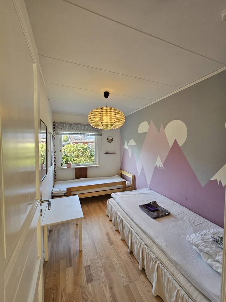 เตียงเดี่ยว 2 เตียง 