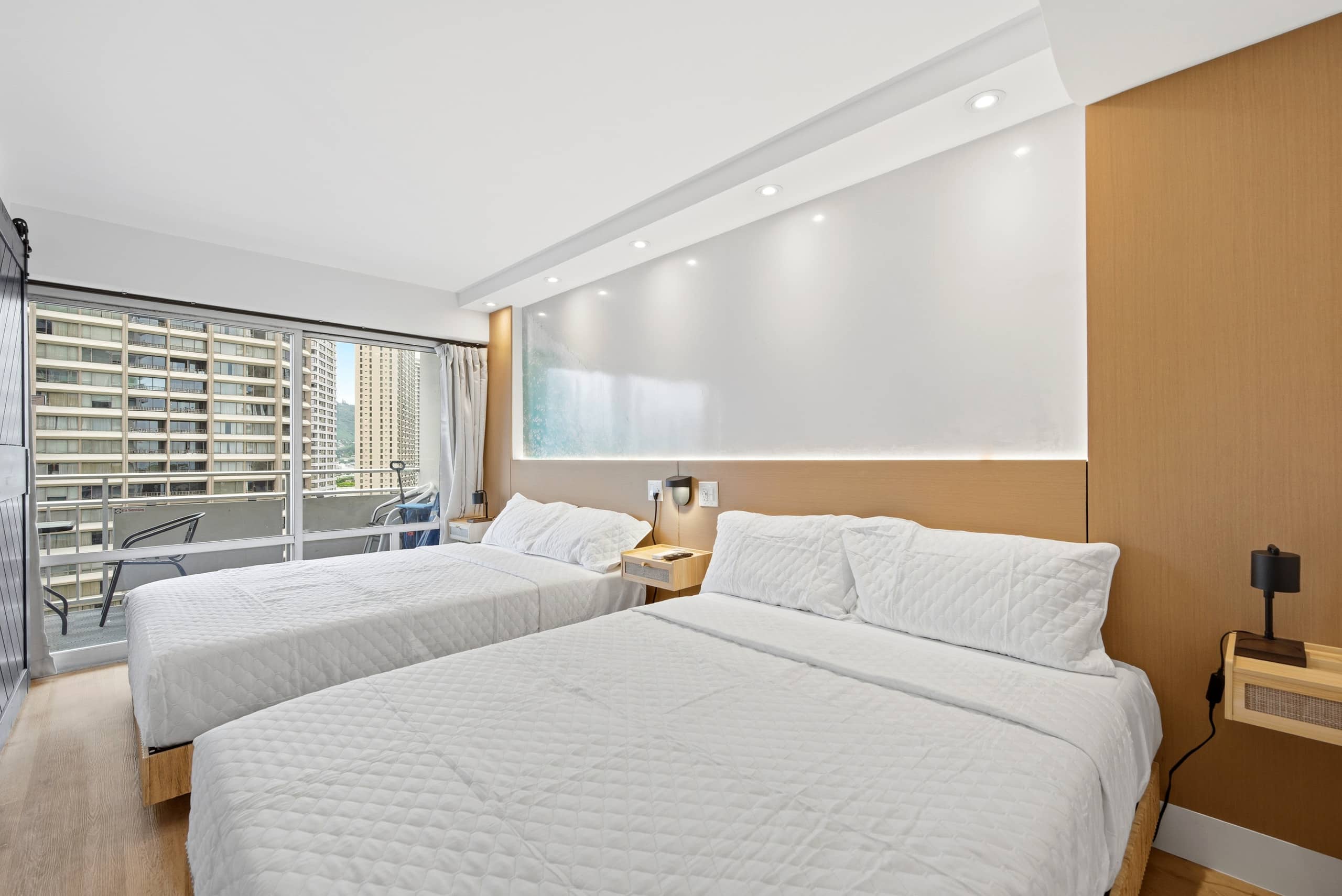 Condo in Honolulu · ★4.51 · 1 bedroom · 3 beds · 1 private bath - Image 10