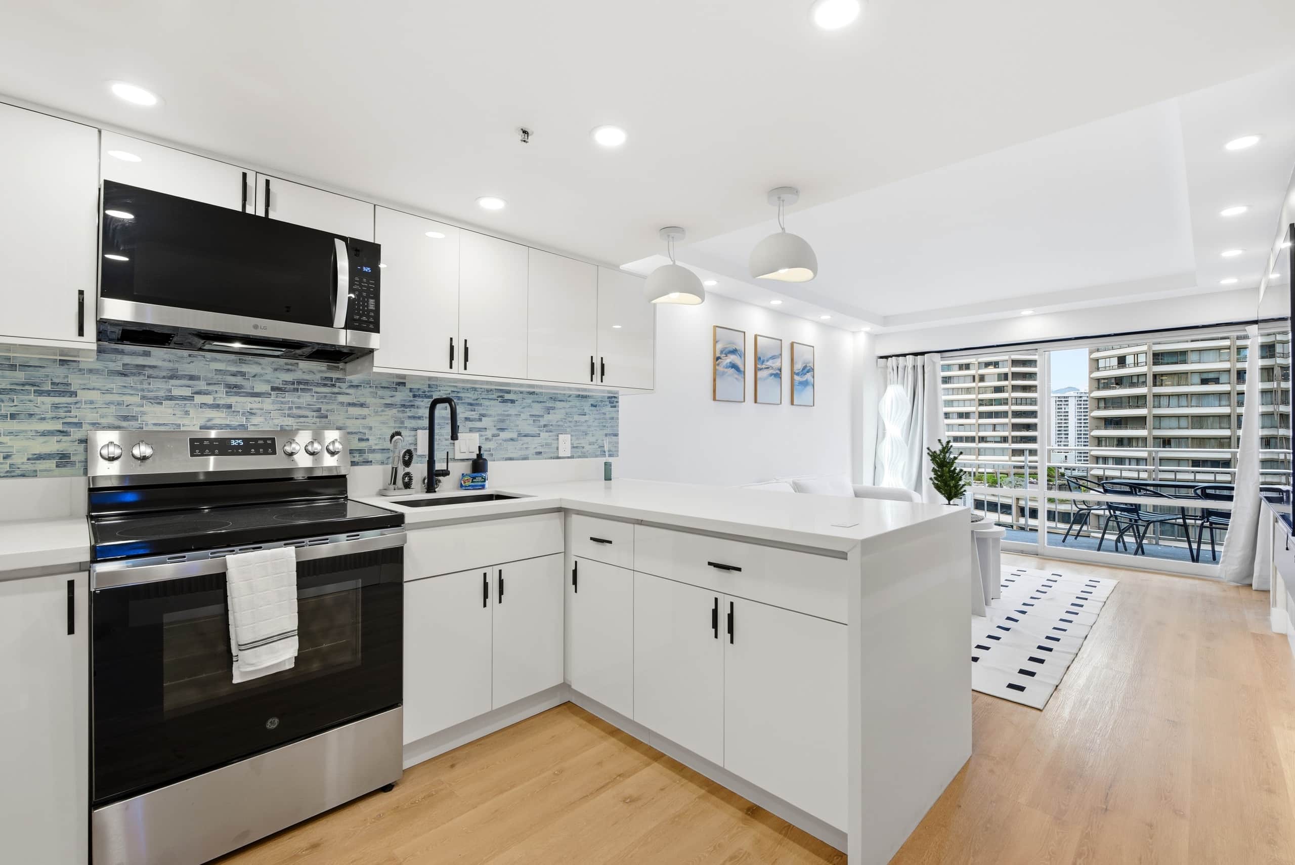 Condo in Honolulu · ★4.51 · 1 bedroom · 3 beds · 1 private bath - Image 8