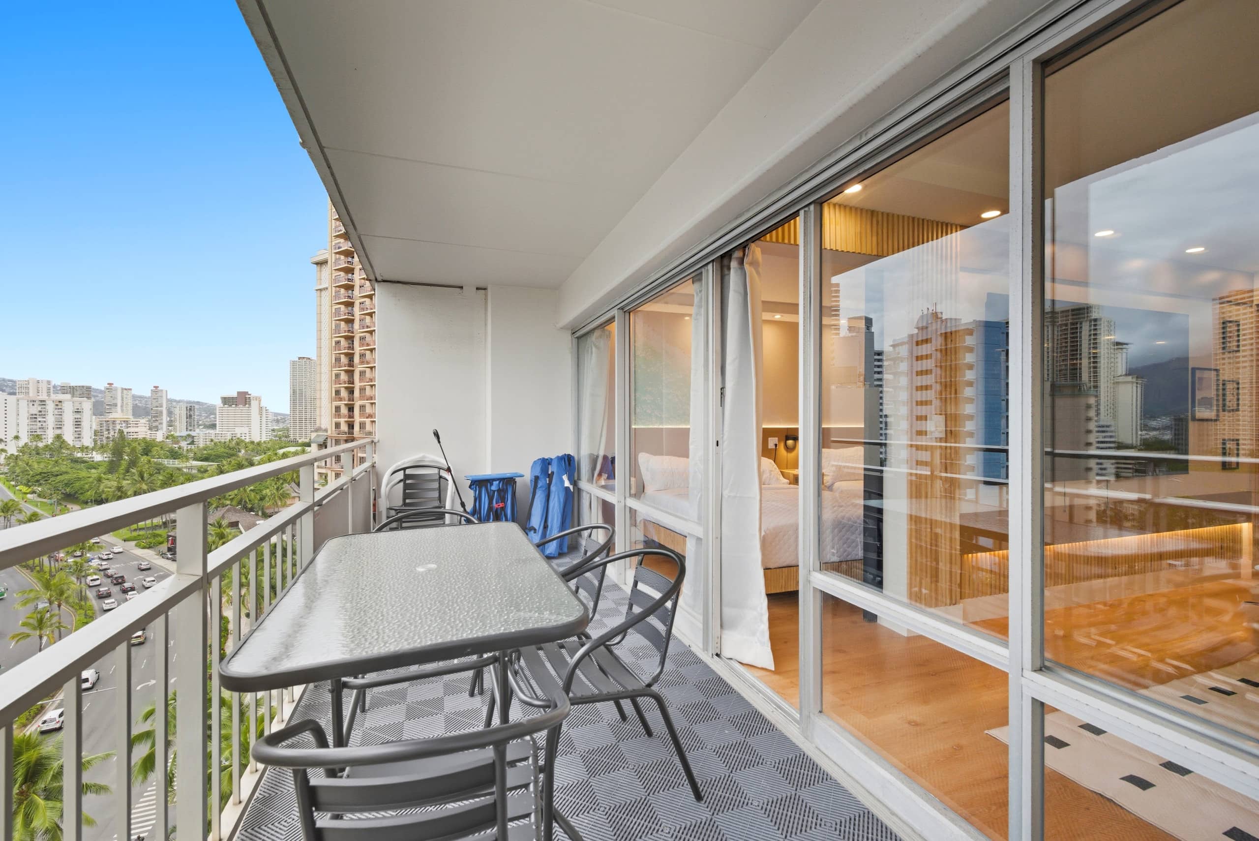 Condo in Honolulu · ★4.51 · 1 bedroom · 3 beds · 1 private bath - Image 14