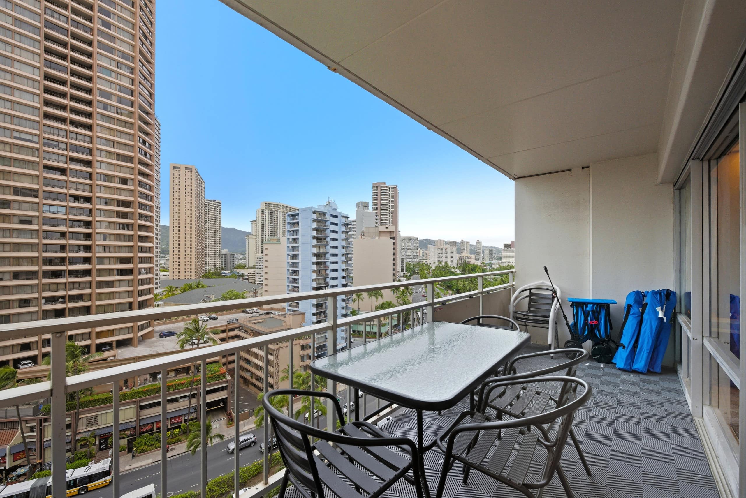 Condo in Honolulu · ★4.51 · 1 bedroom · 3 beds · 1 private bath - Image 16