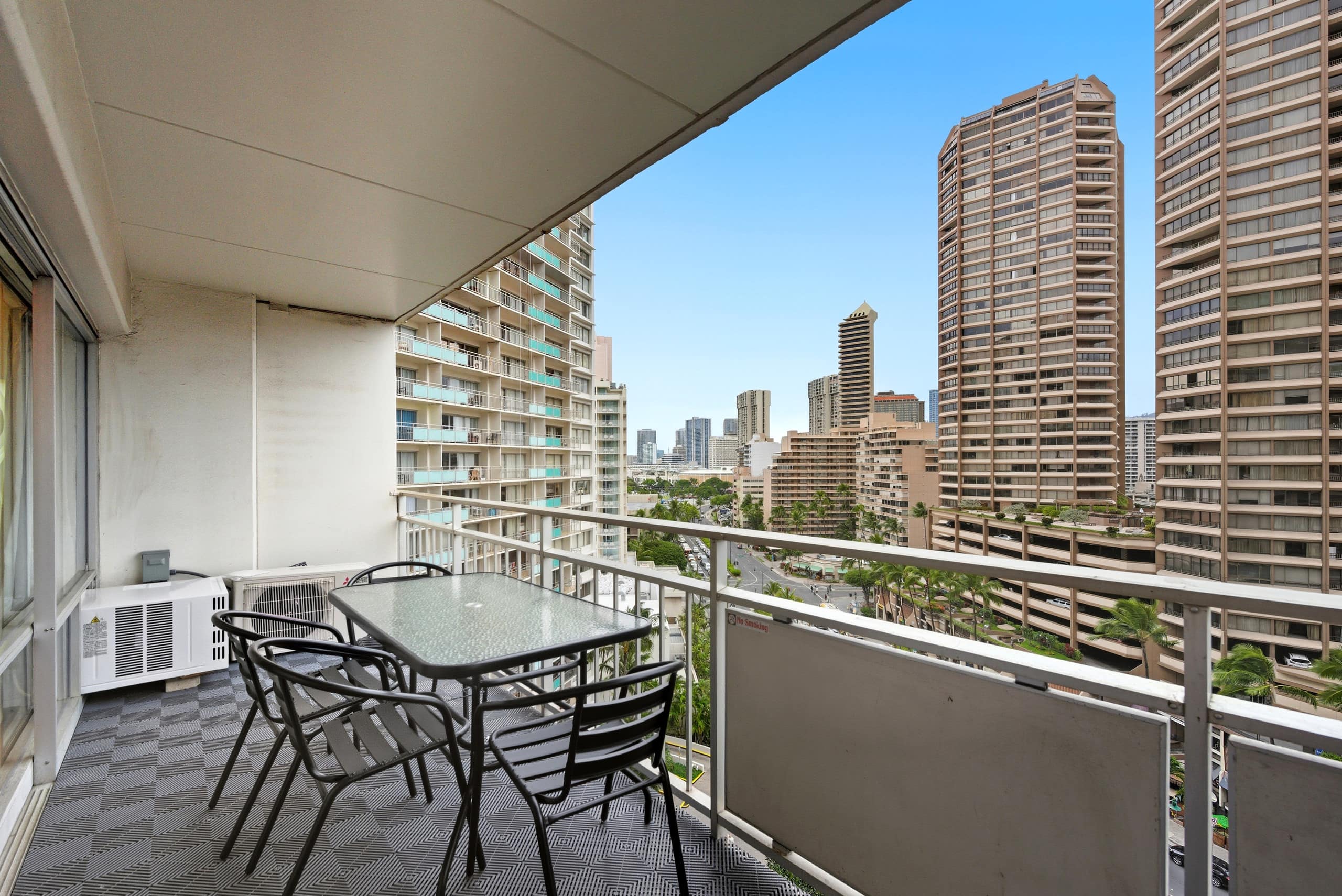Condo in Honolulu · ★4.51 · 1 bedroom · 3 beds · 1 private bath - Image 15