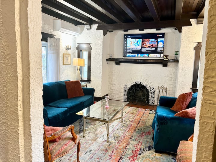 Charming 3 Bedroom & 1.5 Bath (Yonge&eglinton) - Toronto