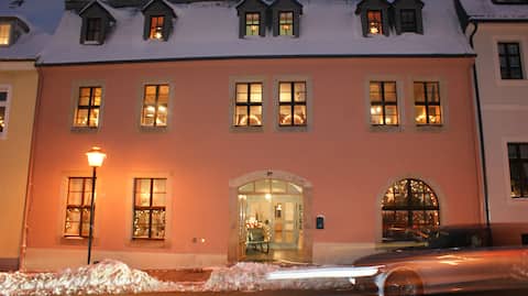 Charming Large House + Garden & Home Cinema