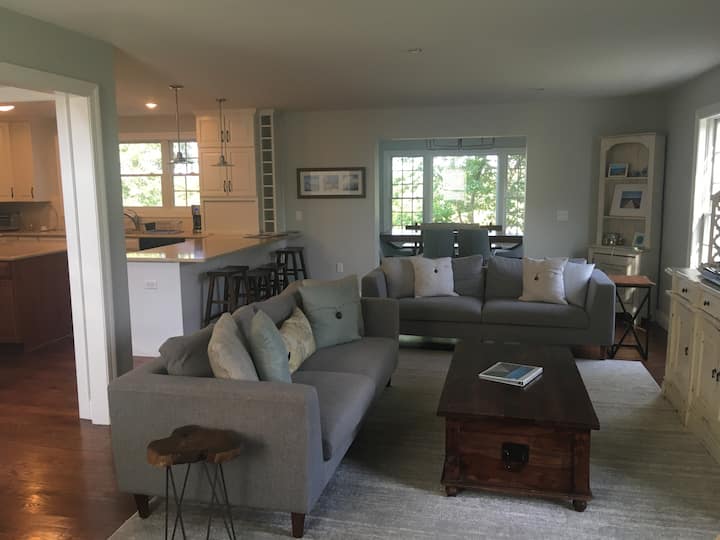 Large Family Home With Amazing Golf Course Views - Montauk, NY