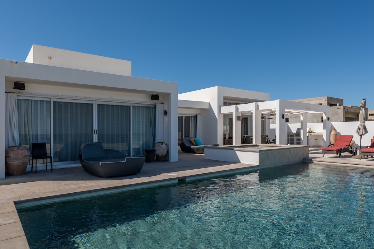 Oceanfront Villa with Private Infinity Pool - Villas for Rent in Buenavista, Baja California Sur, Mexico - Image 1