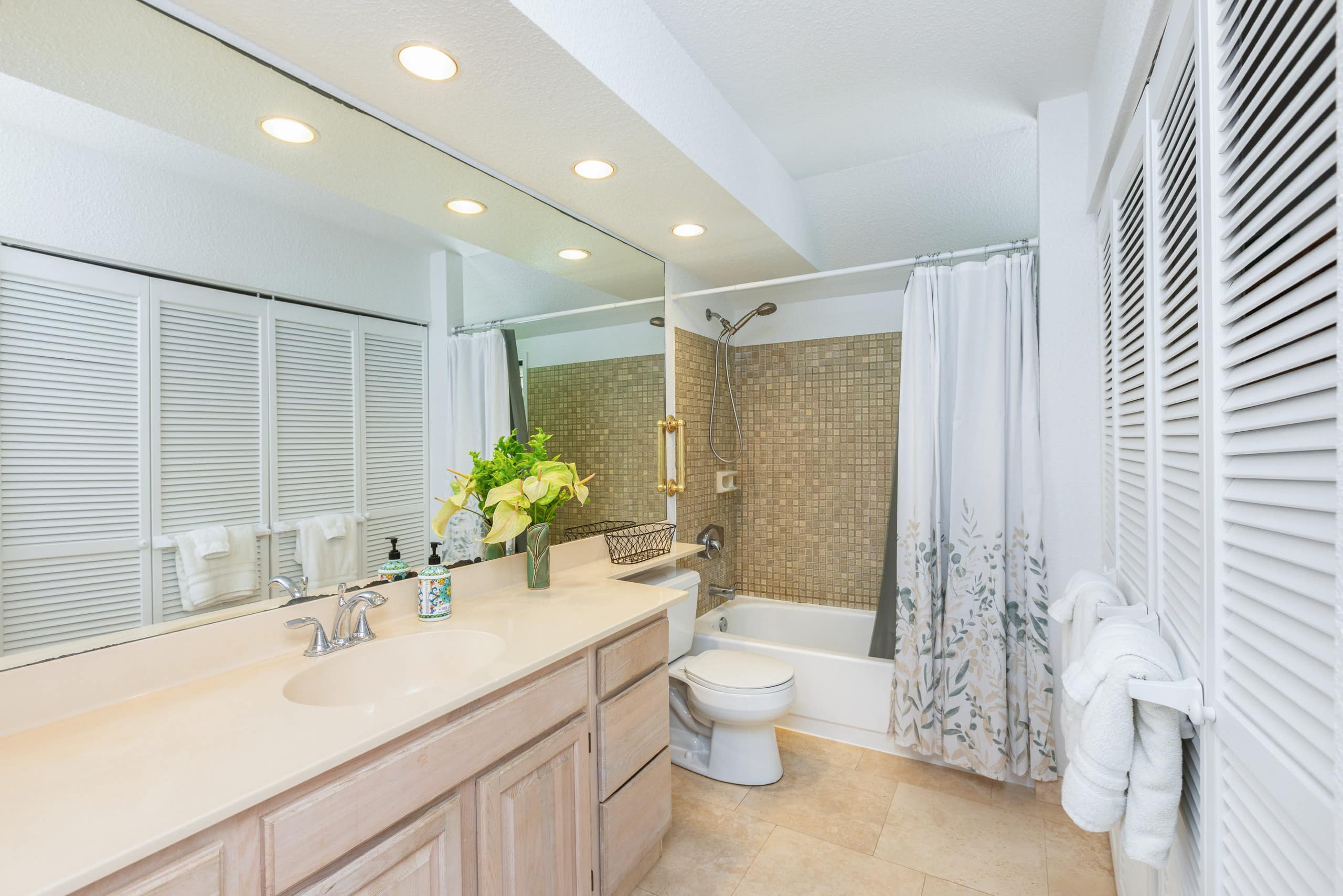 Condo in Princeville · ★4.79 · 2 bedrooms · 2 beds · 1 bath - Image 18