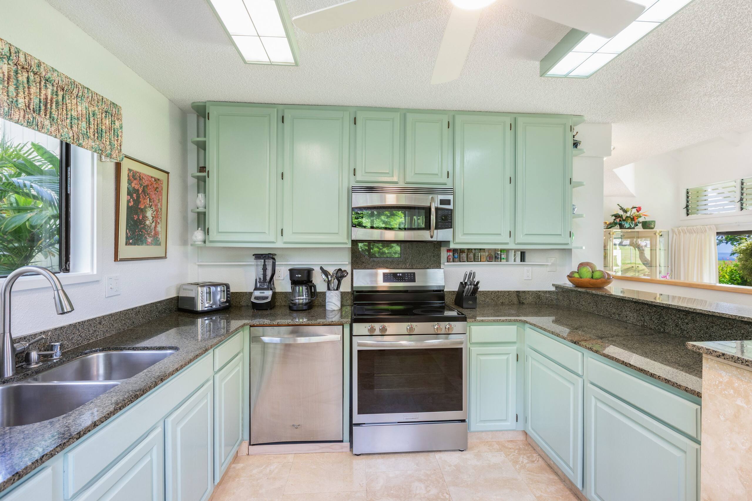 Condo in Princeville · ★4.79 · 2 bedrooms · 2 beds · 1 bath - Image 9