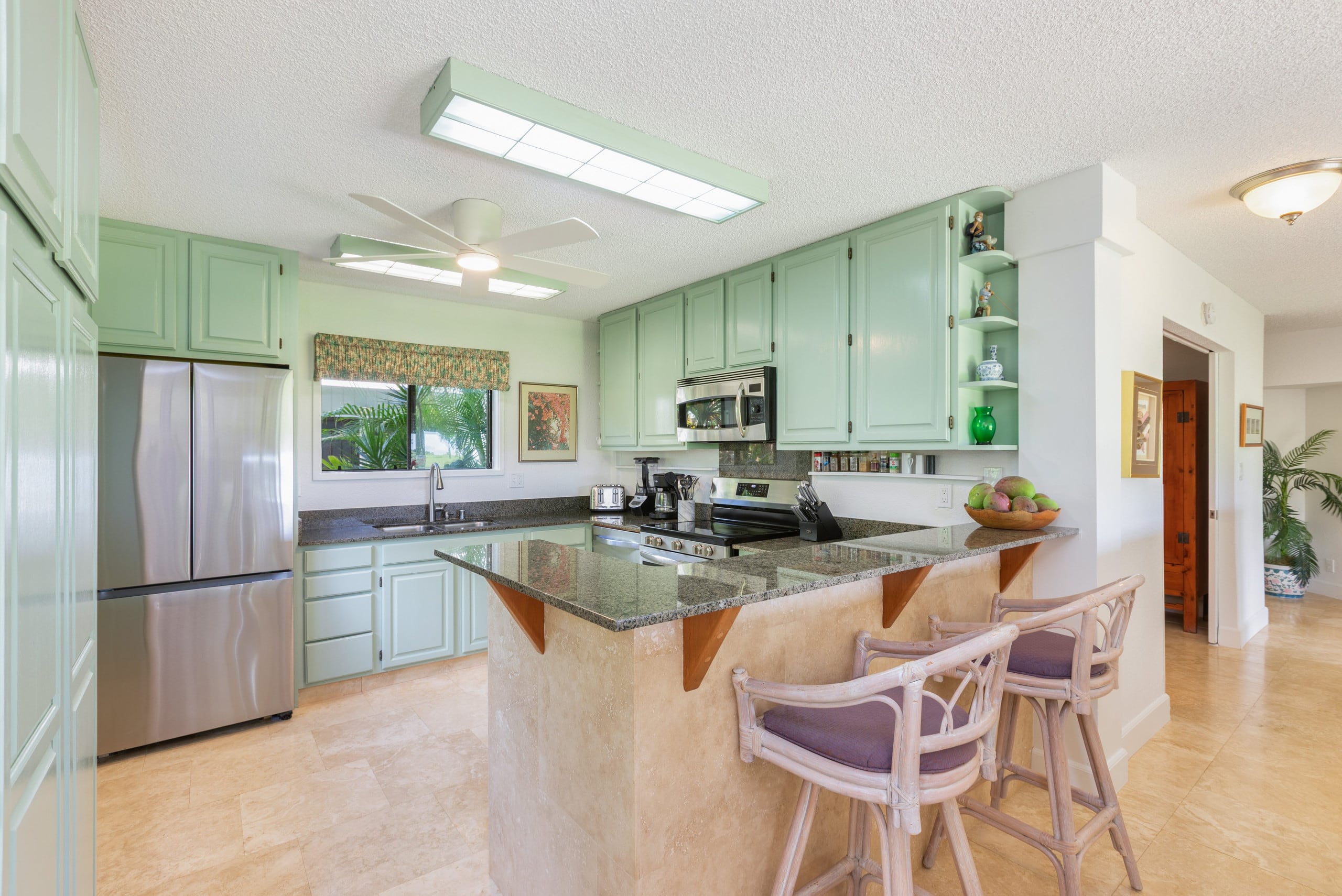 Condo in Princeville · ★4.79 · 2 bedrooms · 2 beds · 1 bath - Image 6