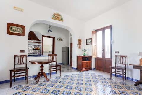 Annuncio Airbnb popolare: Aeolian panoramic villa a Lipari
