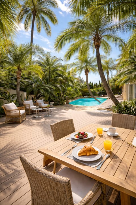 Treat yourself to a private club atmosphere near Almanarre Beach