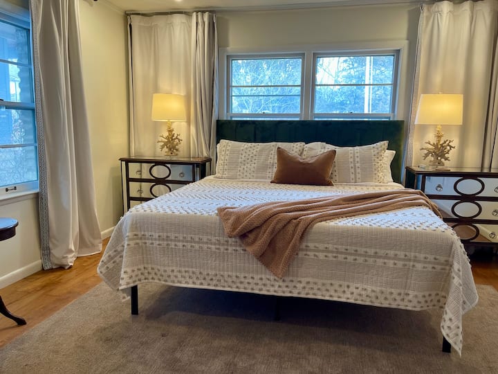 8/6 - "地理位置优越，氛围舒适！ Brandie付出了巨大努力，确保您无忧无虑地入住。「Jacob