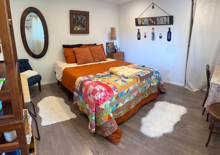 Casita: Private, Deck/garden, 8 Min. To Beach! - Newport Beach, CA