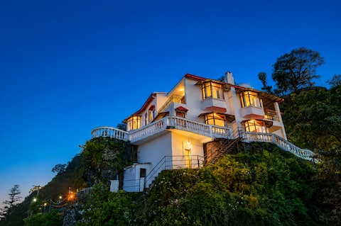 4BD Snow-capped peak view Pvt Villa | W/Cook & BBQ
