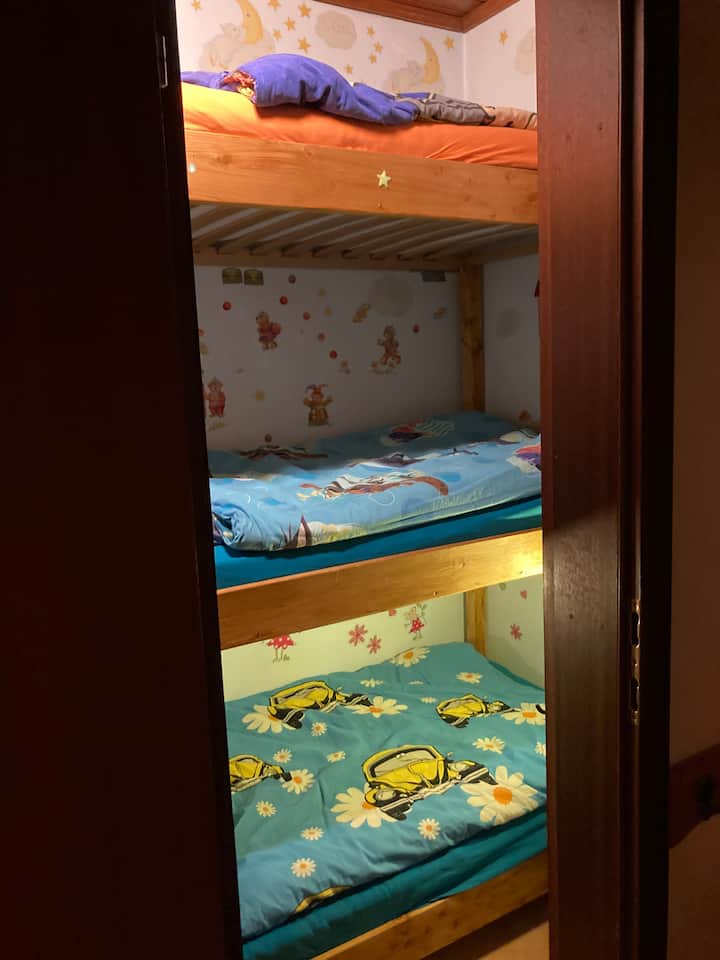 საძინებელი 1