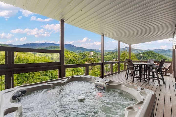 Absolute Heaven - Hot Tub, City & Mountain Views! - Cabins for