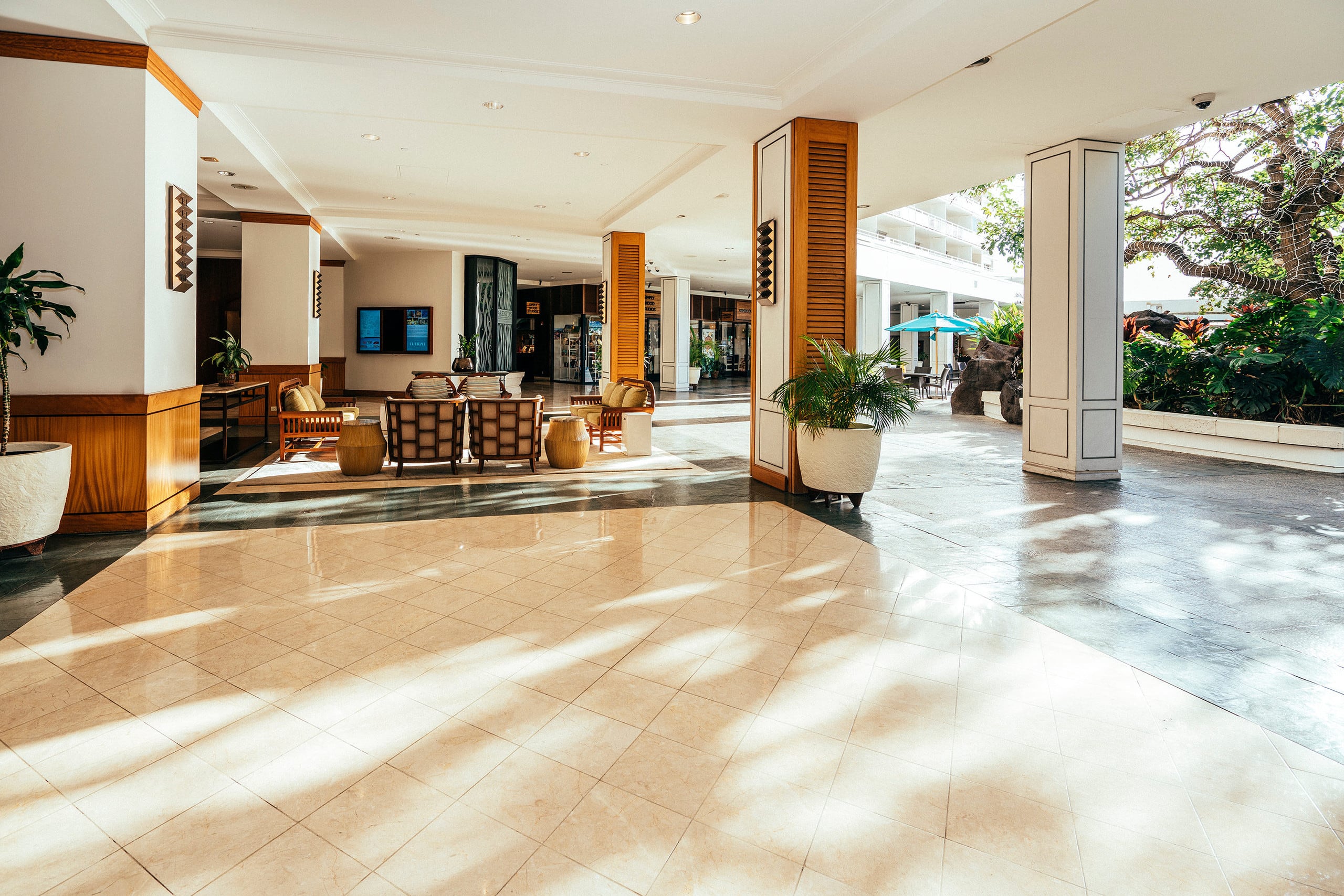 Condo in Honolulu · ★4.69 · 2 bedrooms · 3 beds · 2 private baths - Image 35