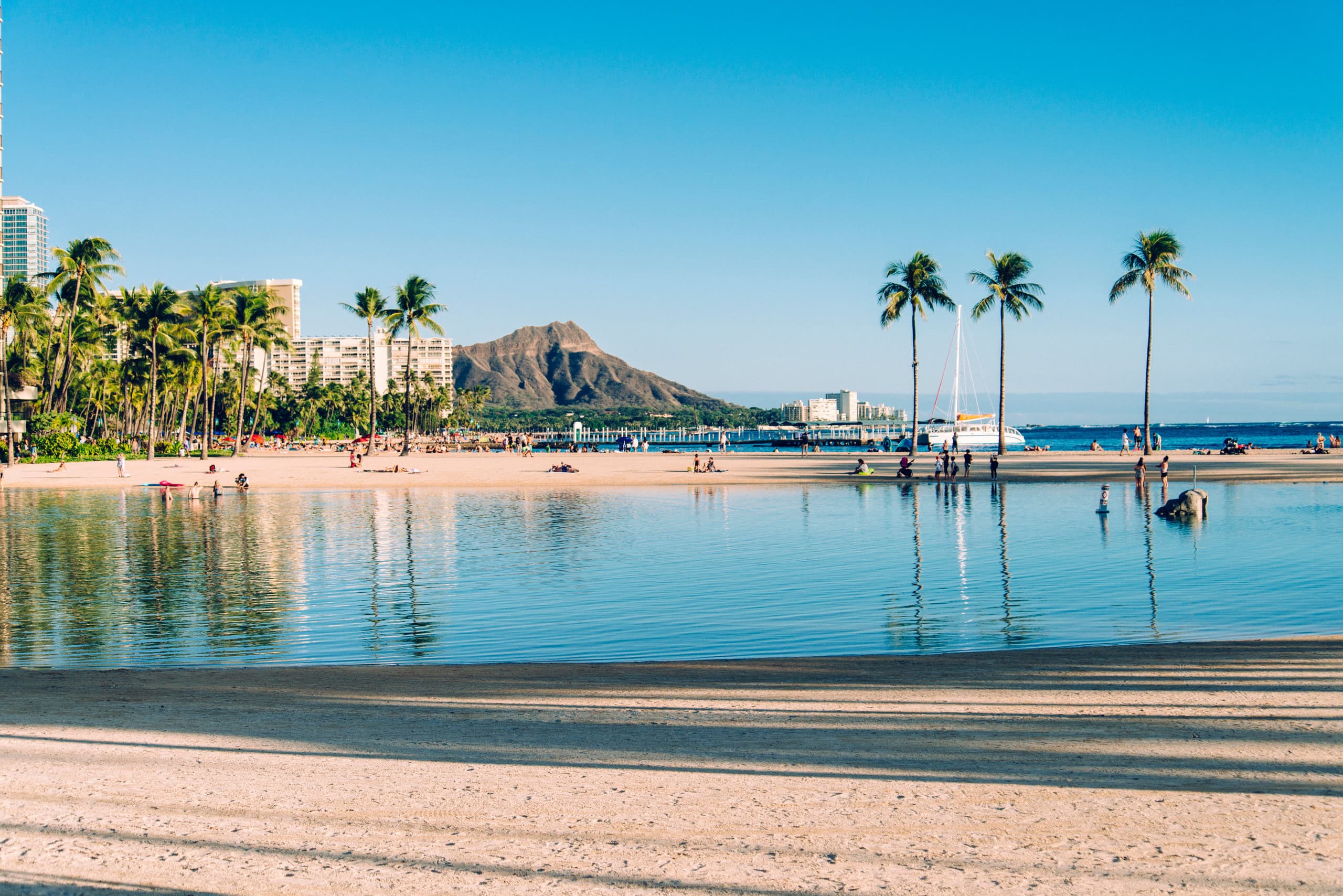 Condo in Honolulu · ★4.69 · 2 bedrooms · 3 beds · 2 private baths - Image 25