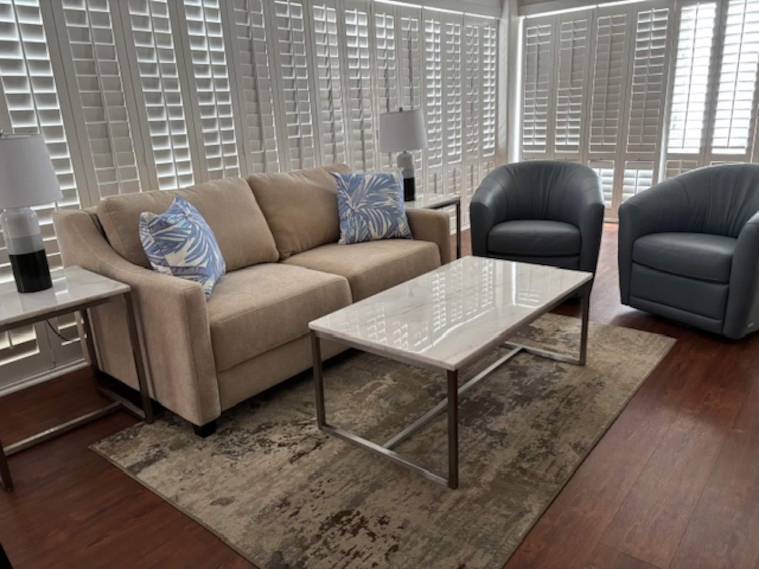 Condo in Honolulu · ★4.69 · 2 bedrooms · 3 beds · 2 private baths - Image 11