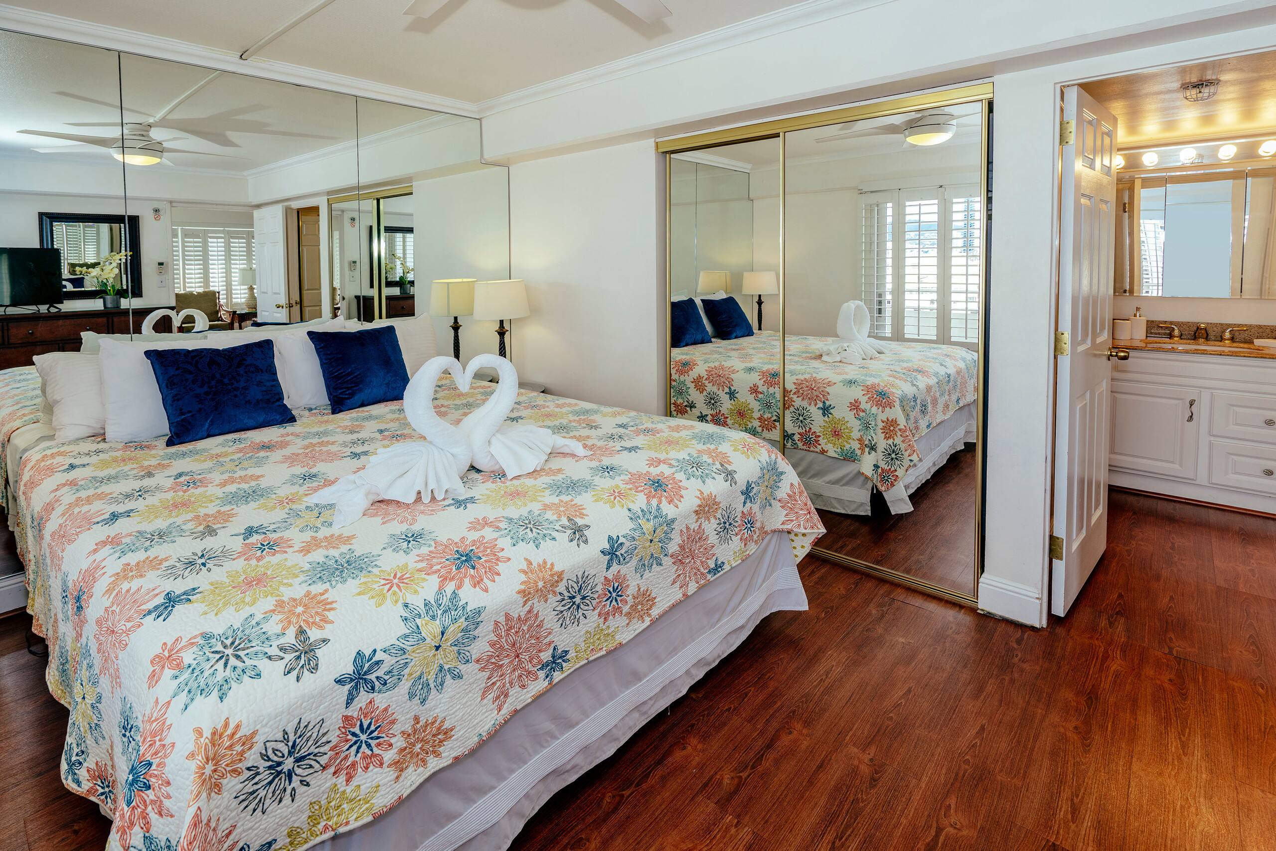 Condo in Honolulu · ★4.69 · 2 bedrooms · 3 beds · 2 private baths - Image 14