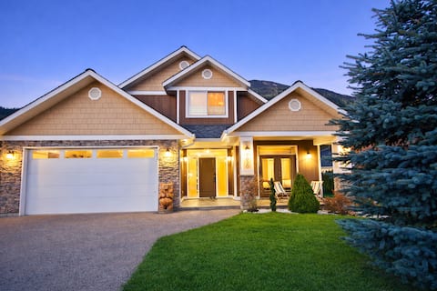 Top 1% - Massage Chairs, Barrel Sauna & HotTub