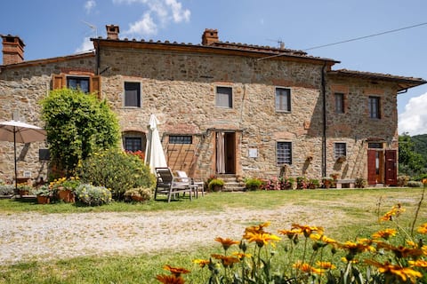 Biancospino apart, amazing view, pool open fromApr