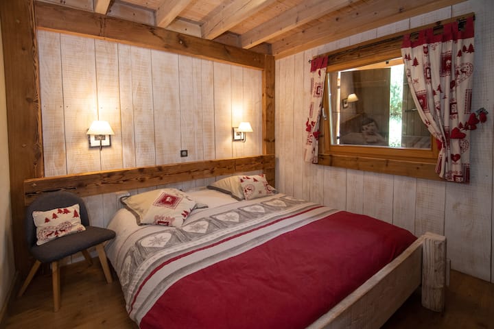 Ground floor bedroom 
Bed of 160 /200 