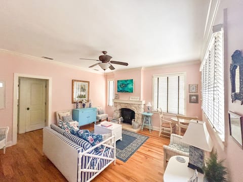 Top Airbnb: Historic Briarcliffe Cottage in Tallahassee