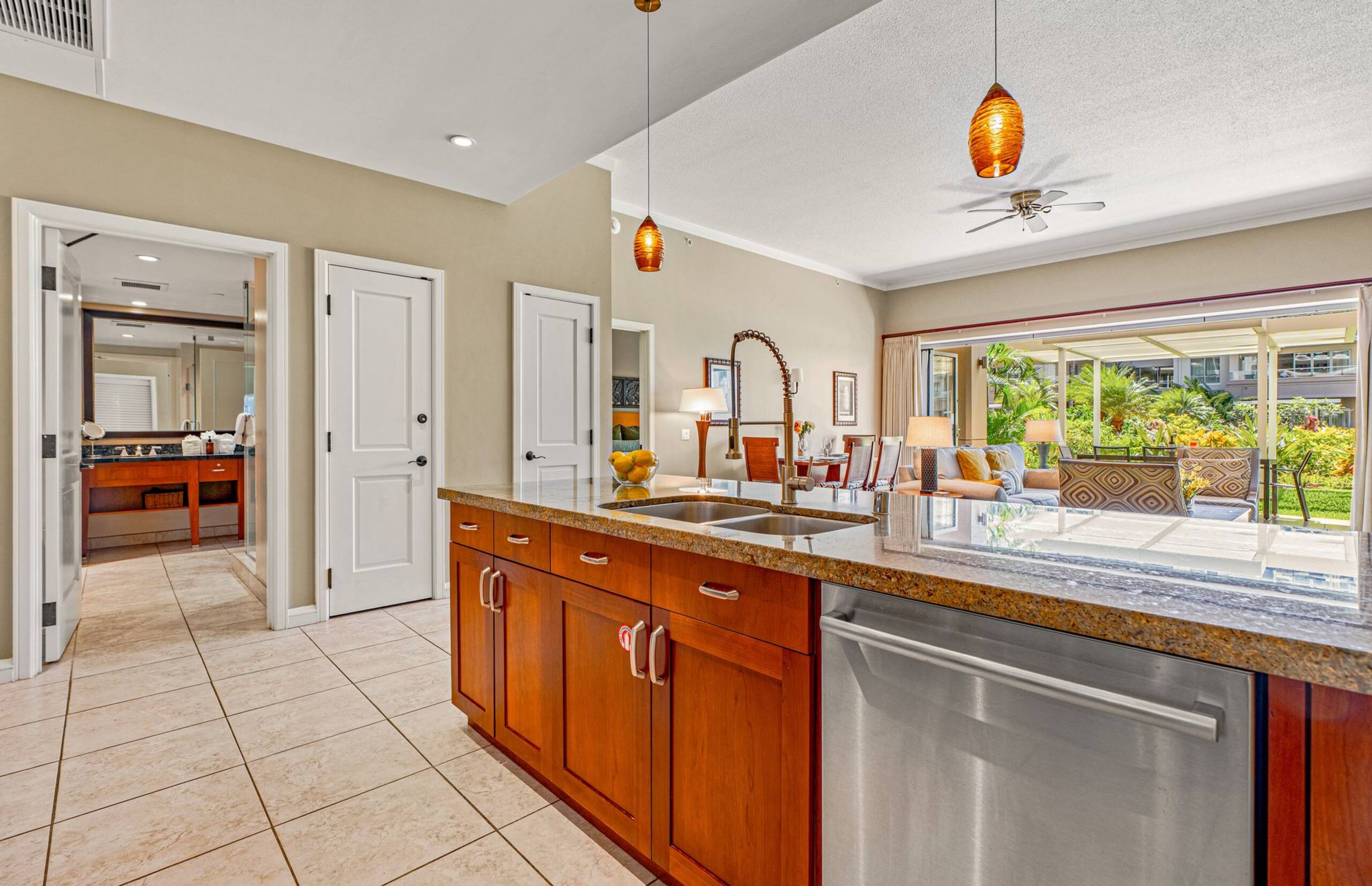 Condo in Lahaina · ★5.0 · 2 bedrooms · 3 beds · 2 baths - Image 11