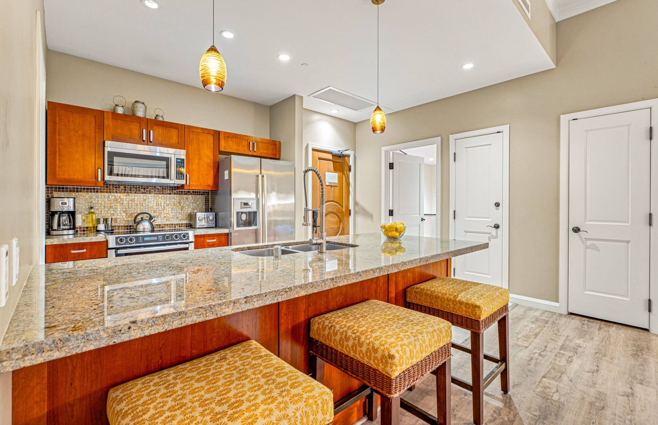 Condo in Lahaina · ★5.0 · 2 bedrooms · 3 beds · 2 baths - Image 10