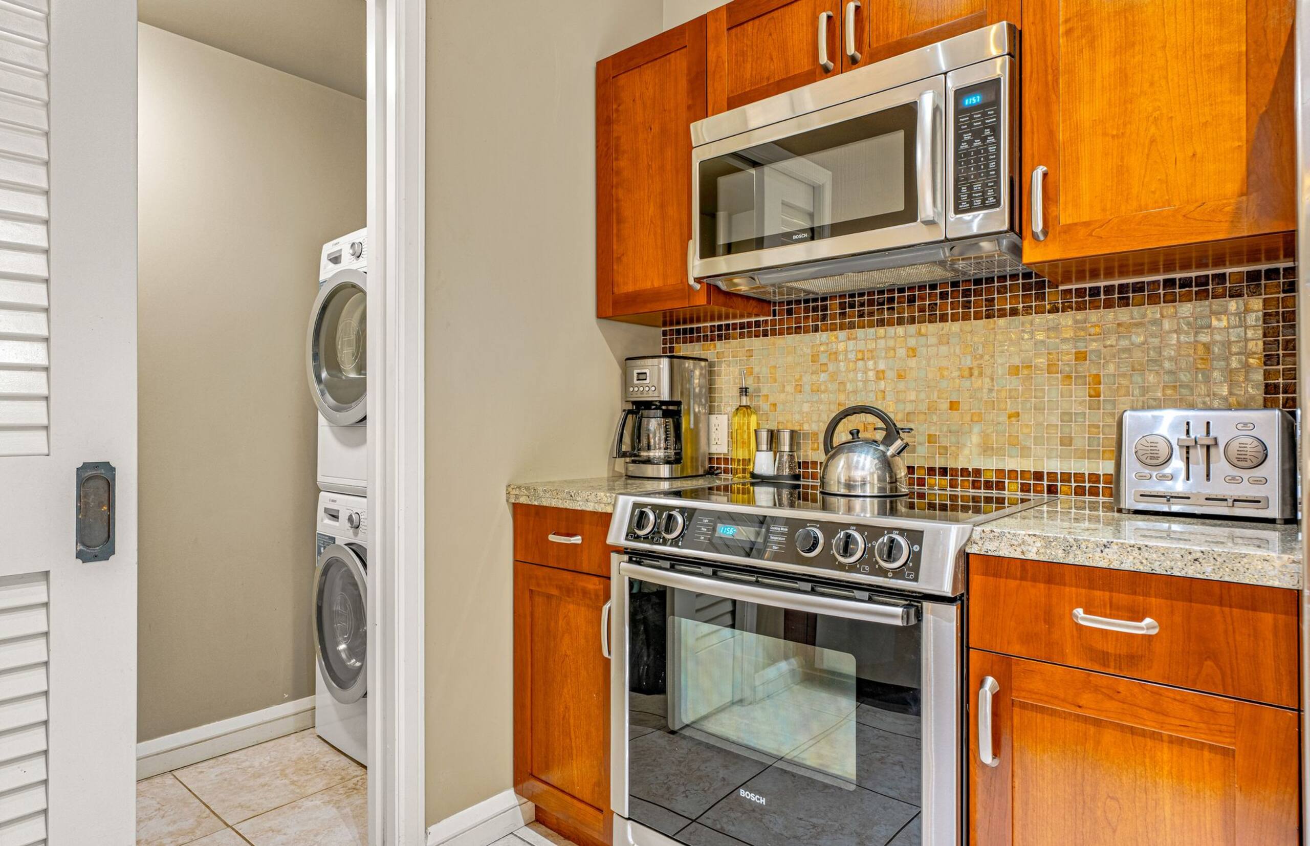Condo in Lahaina · ★5.0 · 2 bedrooms · 3 beds · 2 baths - Image 25
