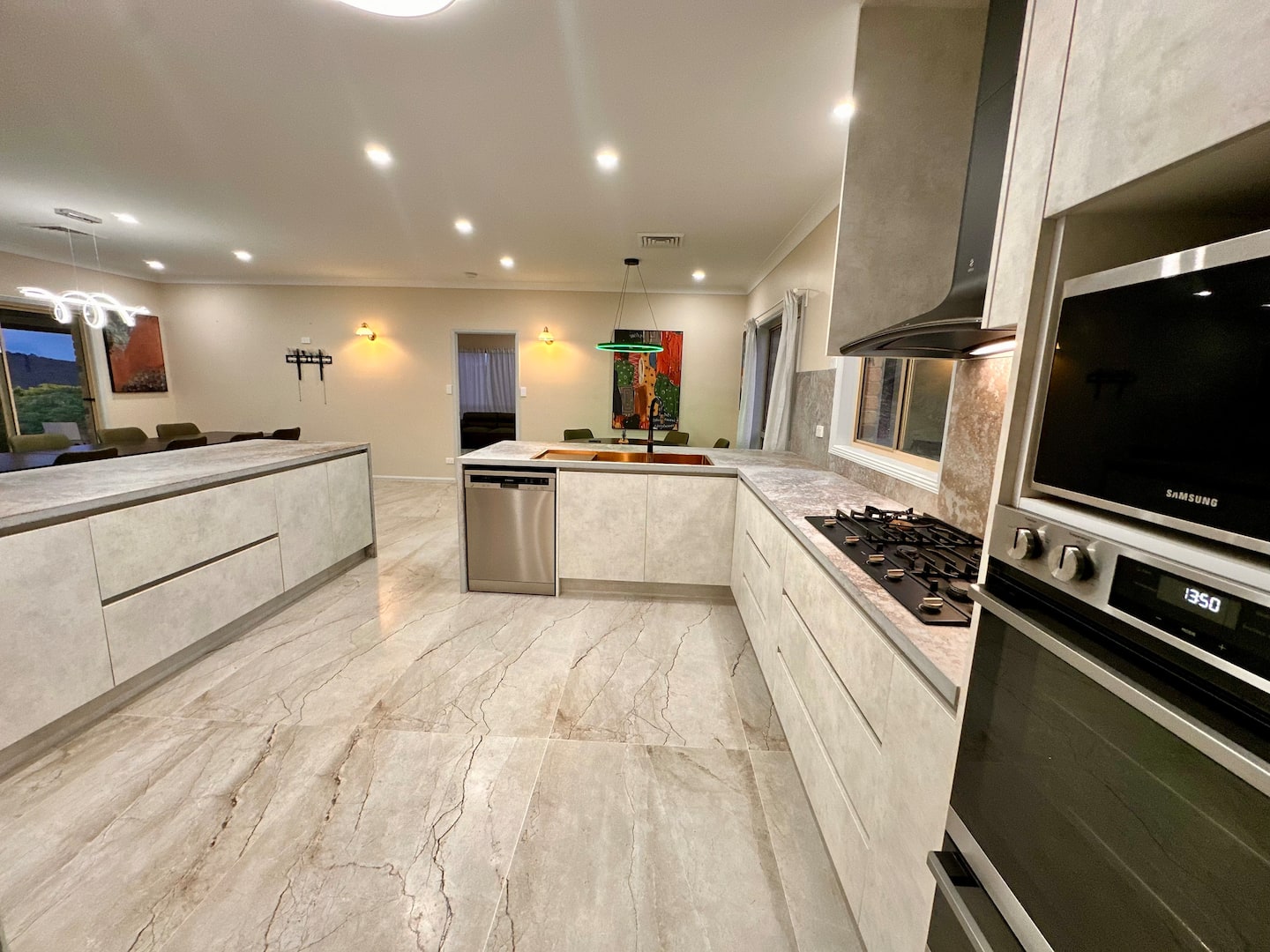 Open-plan Lakeview Ridge kitchen connected to the dining area