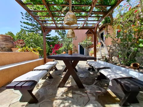 Punentes Family Beach House - "Anemos"