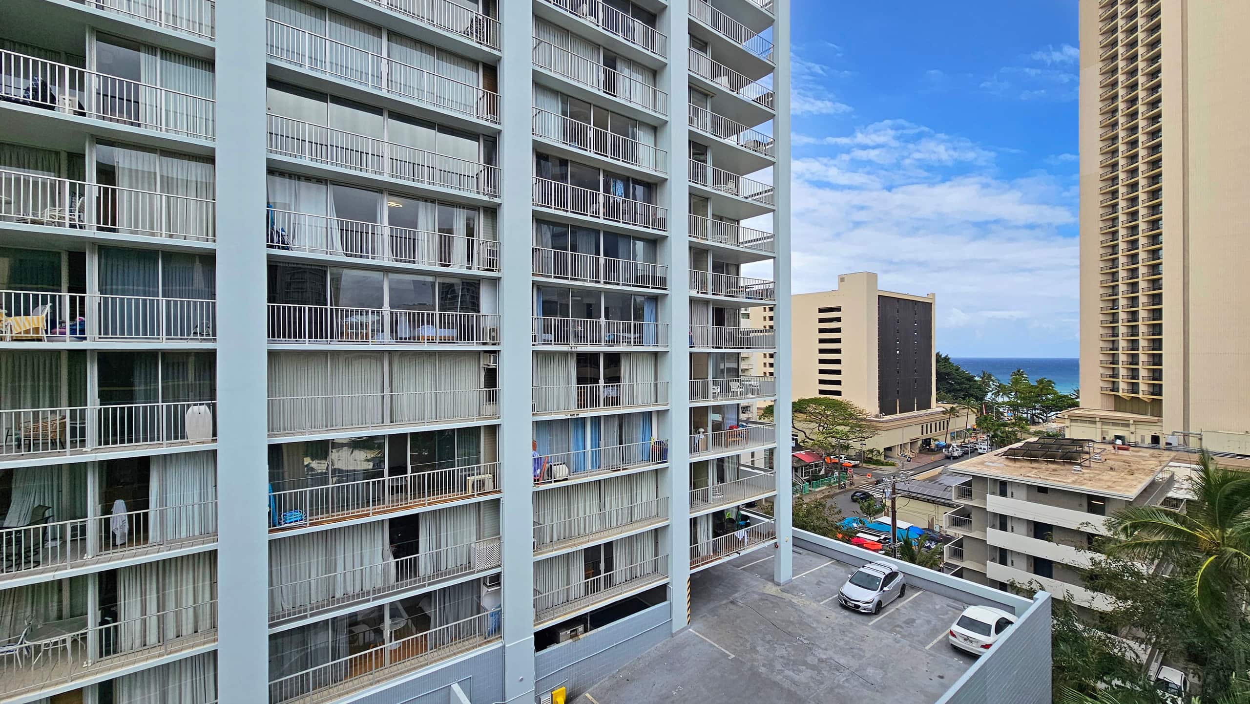 Condo in Honolulu · ★4.65 · Studio · 1 bed · 1 private bath - Image 13