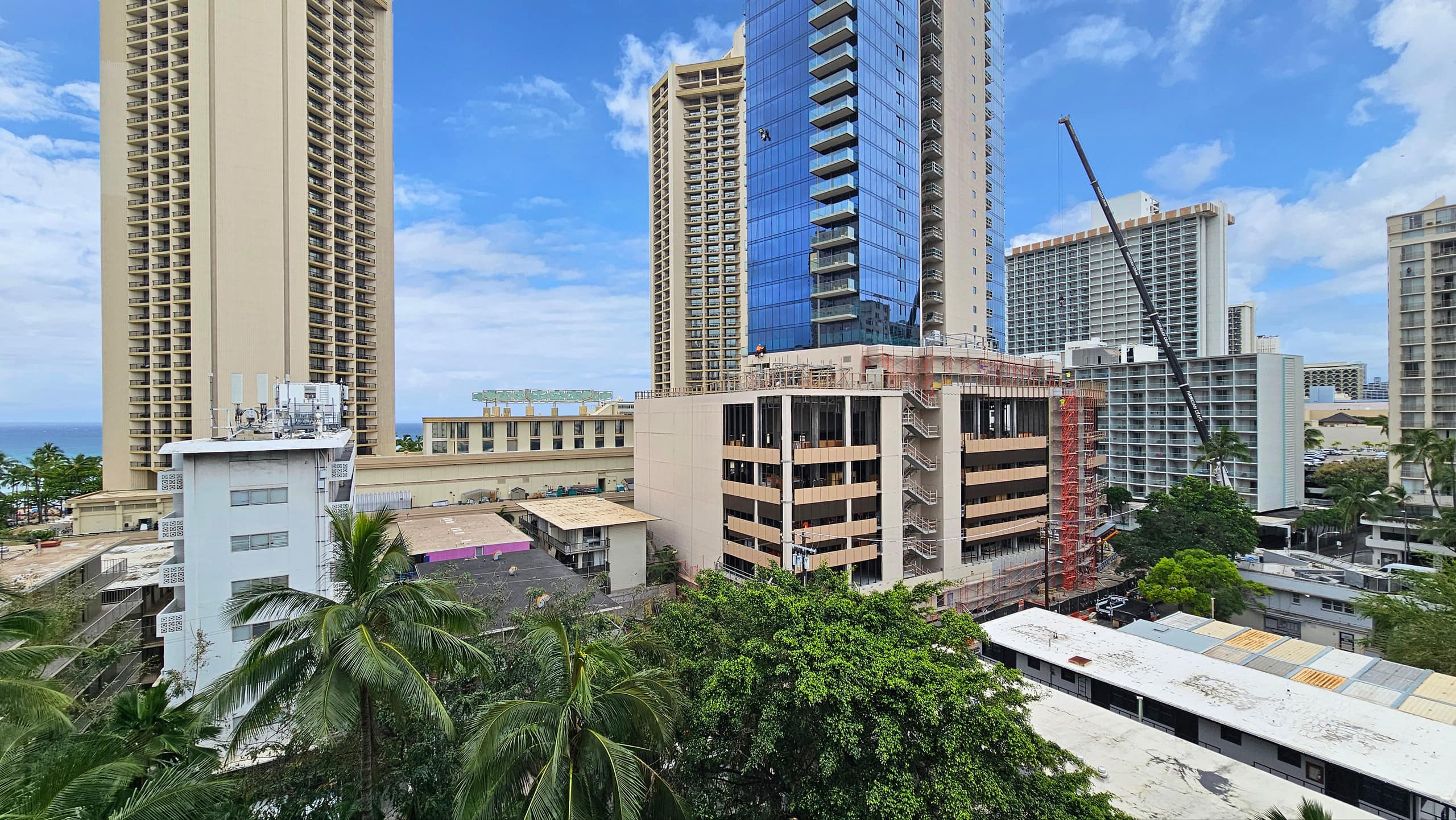 Condo in Honolulu · ★4.65 · Studio · 1 bed · 1 private bath - Image 11
