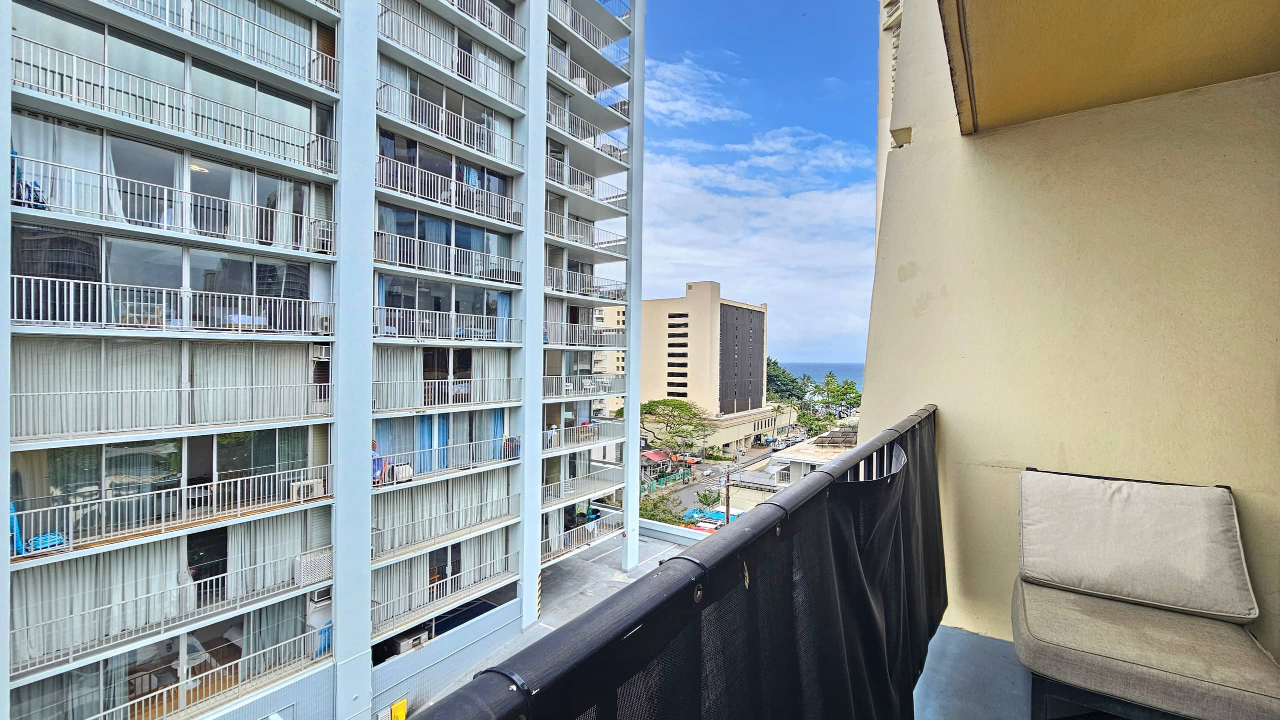 Condo in Honolulu · ★4.65 · Studio · 1 bed · 1 private bath - Image 15