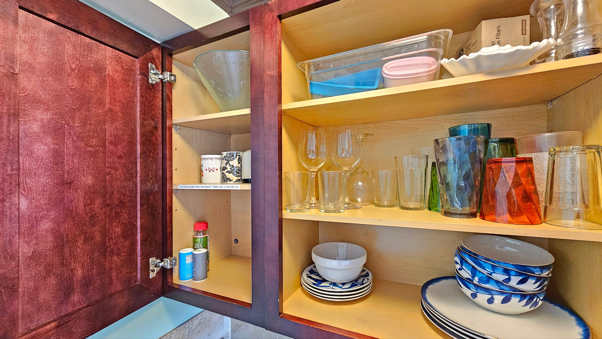 Condo in Honolulu · ★4.65 · Studio · 1 bed · 1 private bath - Image 5