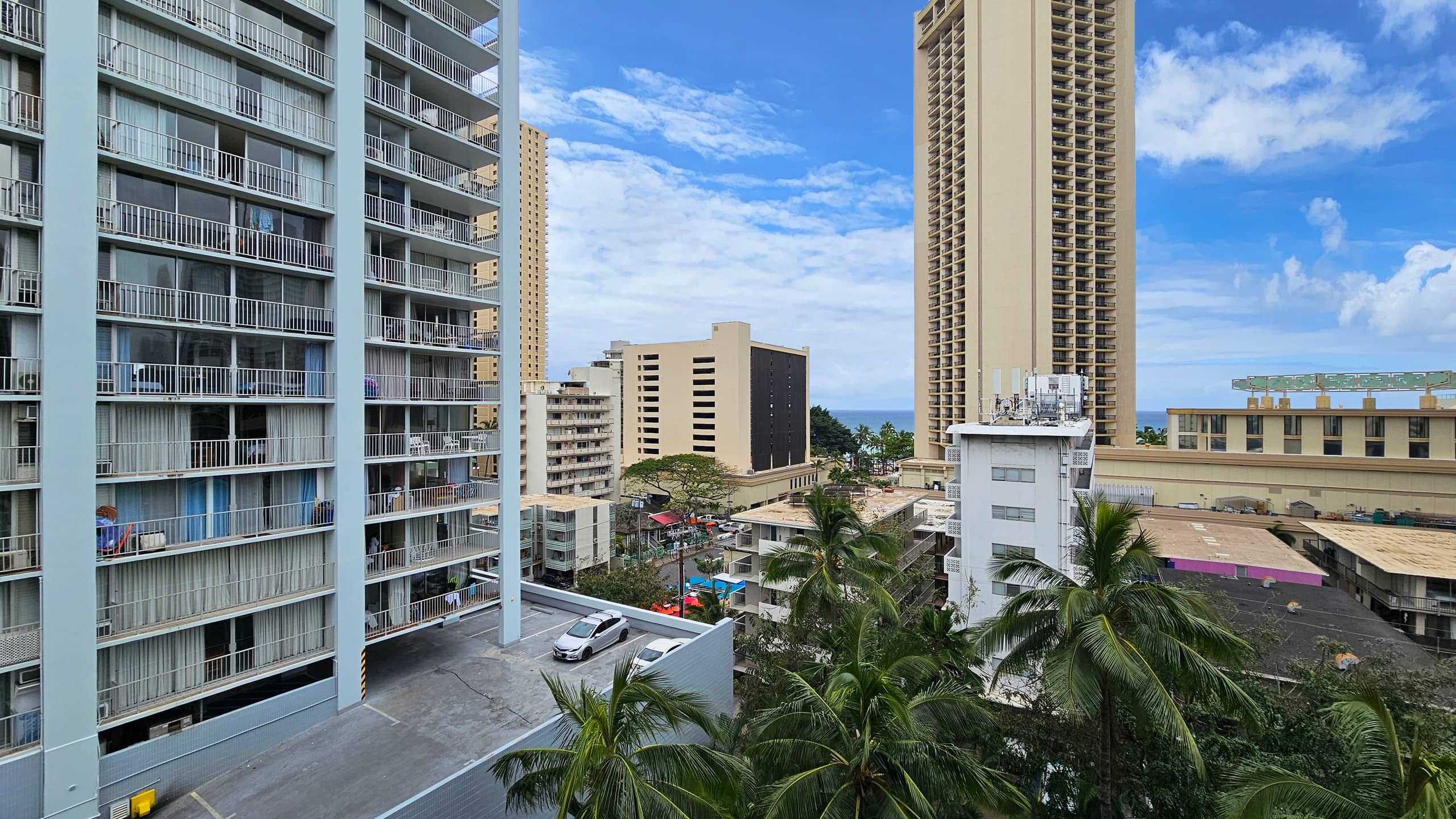 Condo in Honolulu · ★4.65 · Studio · 1 bed · 1 private bath - Image 10