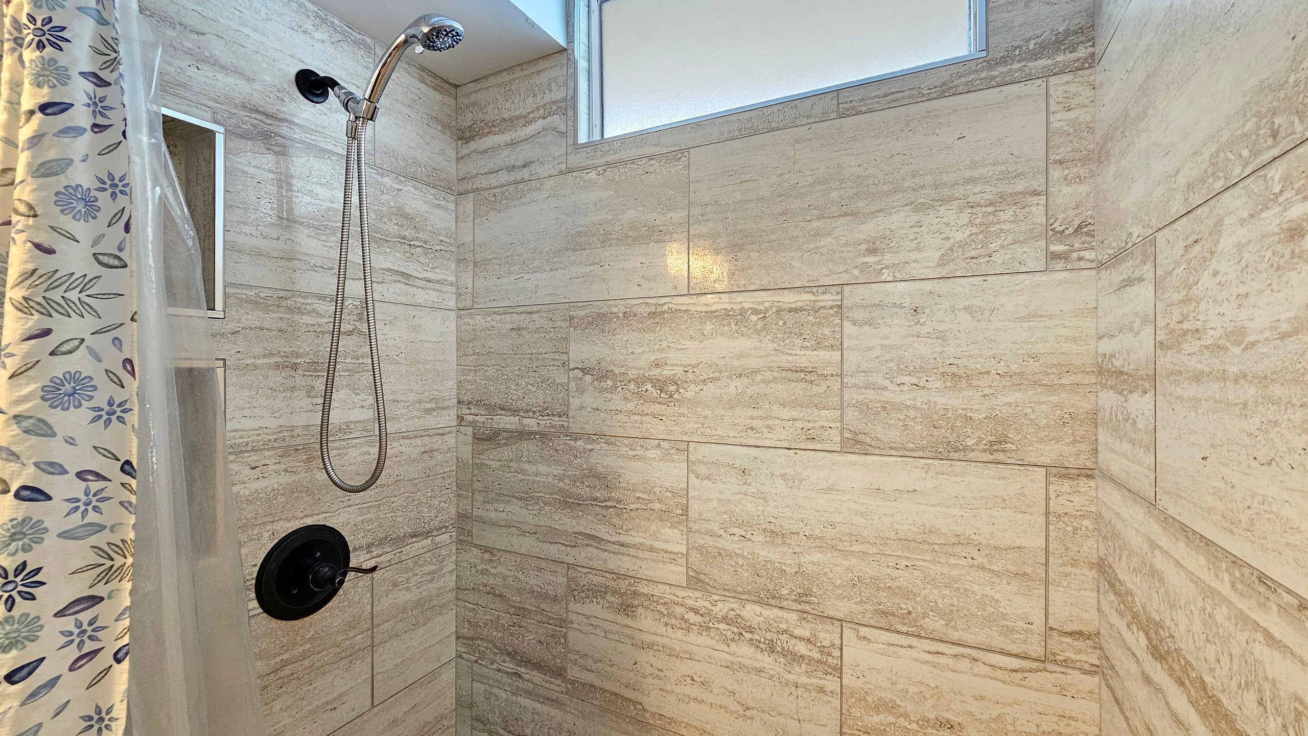 Condo in Honolulu · ★4.65 · Studio · 1 bed · 1 private bath - Image 7