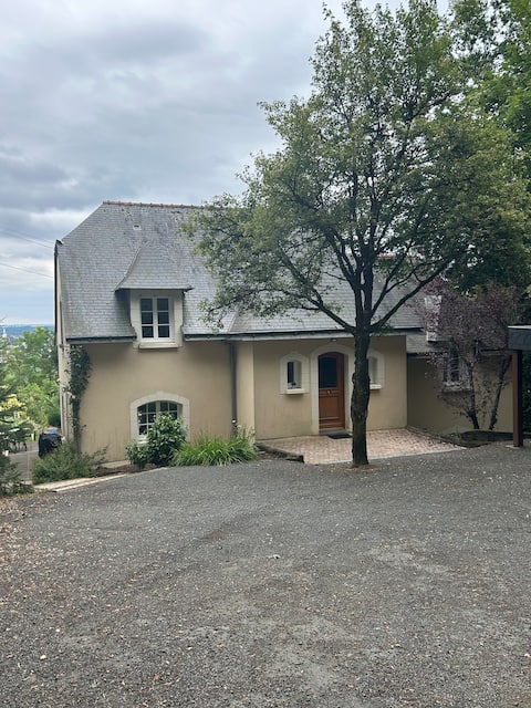 House 5 minutes from the ZOO and 35 minutes from the Le Mans Circuit