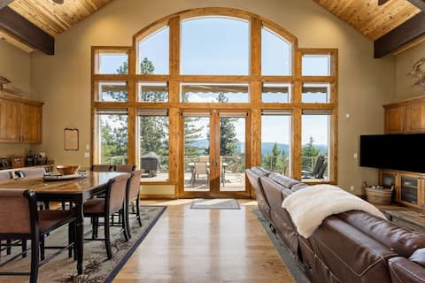 Mountaintop Skyview Perch w/ Lake Views & Hot Tub
