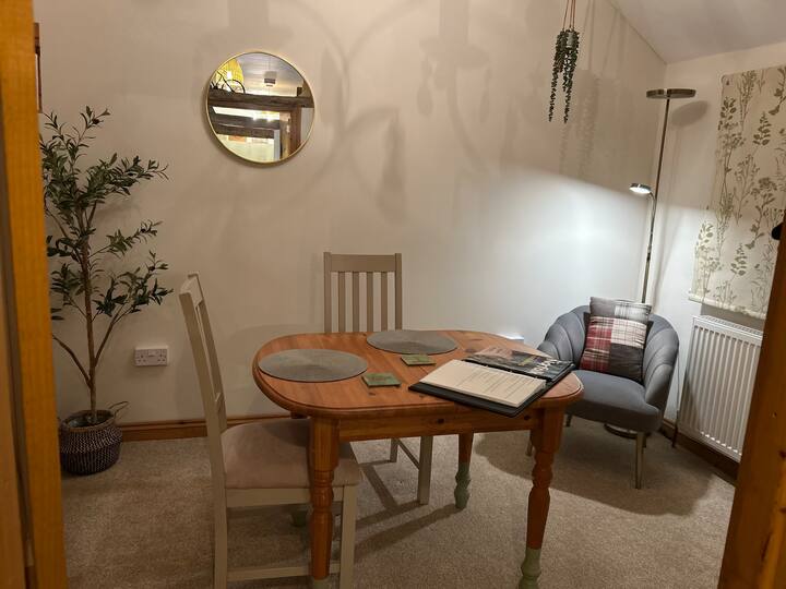 ‘61 On Folly’ - The Bordeaux Double Suite - Wymondham